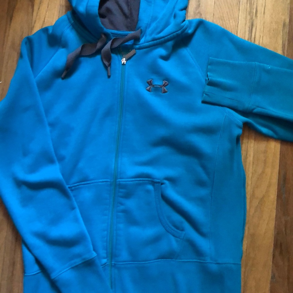 Under Armour sweatshirt